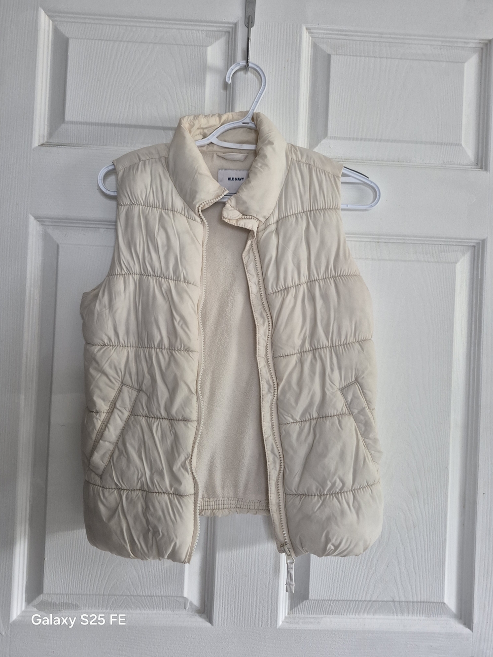 (S)Old Navy Light Cream Quilted Puffer Vest
